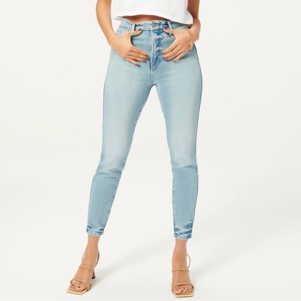 Good American Good Curve Skinny
Crop